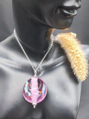 Collier médaillon violet