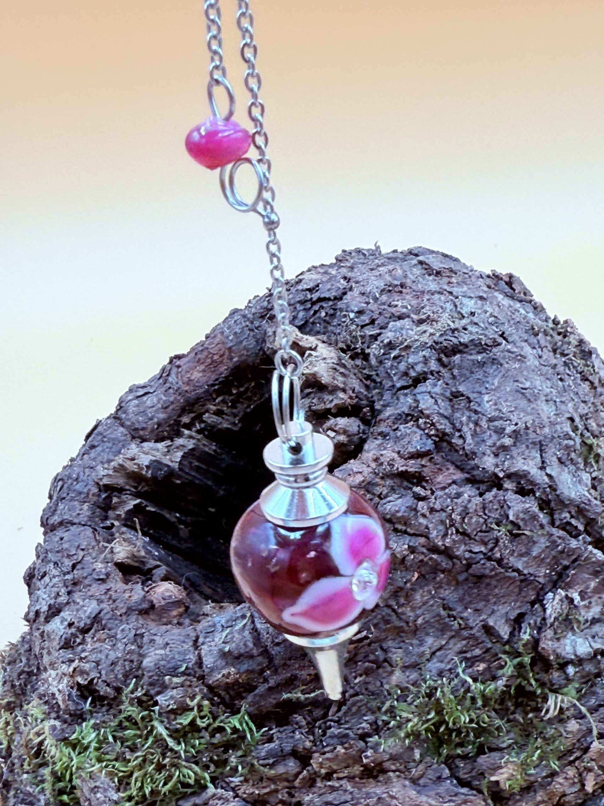 Pendule Rubis en forme de goutte