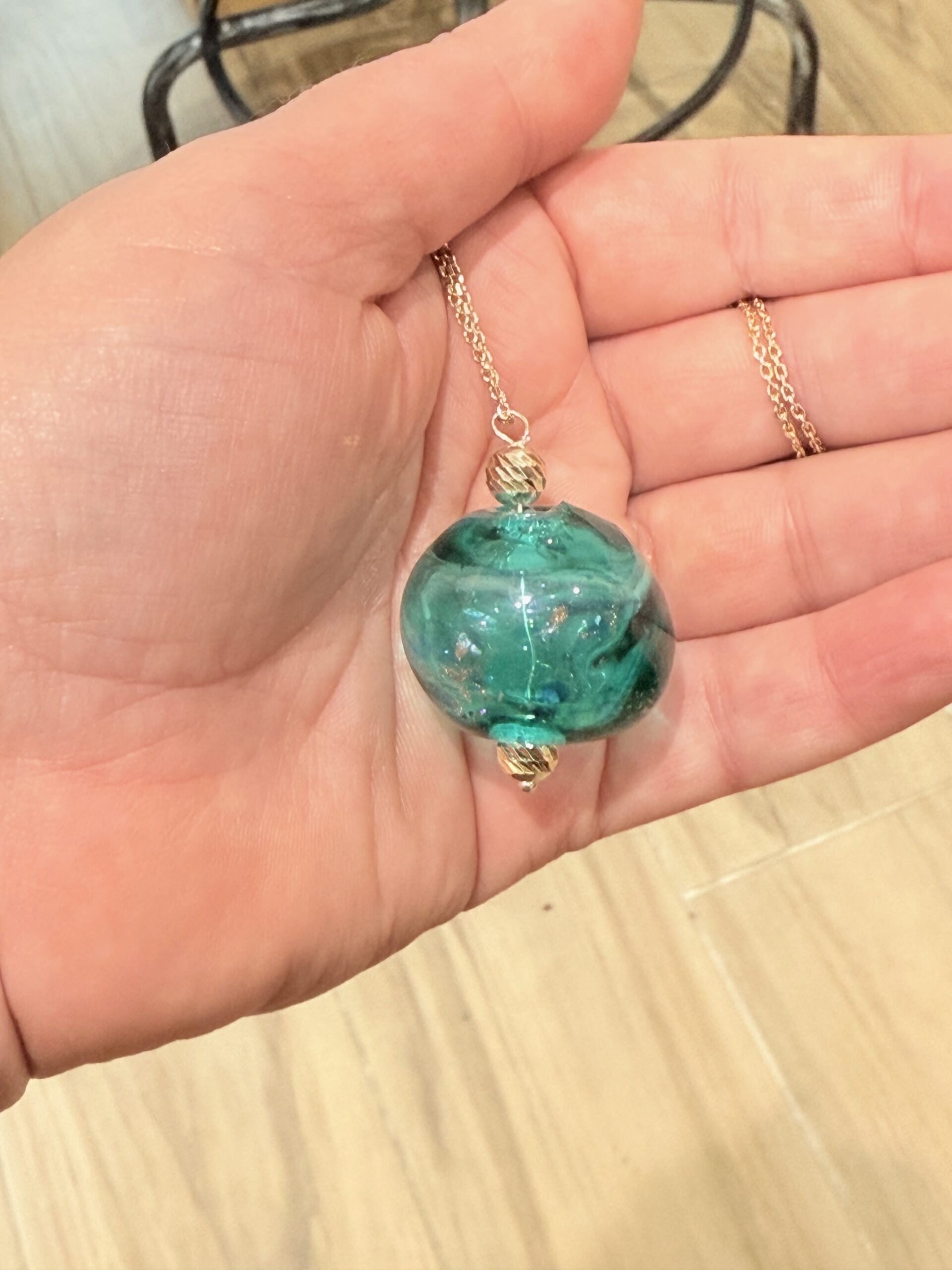 Collier avec une perle de Murano soufflée, couleur vert émeraude – Image 2